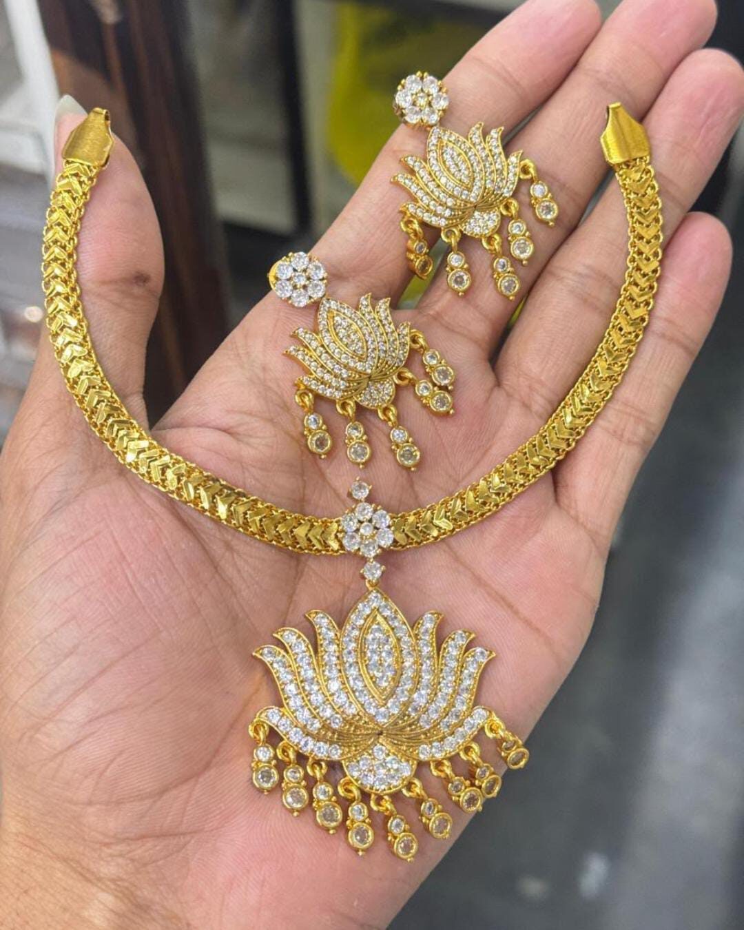 Micro Gold-plated Lotus Attigai Necklace Set